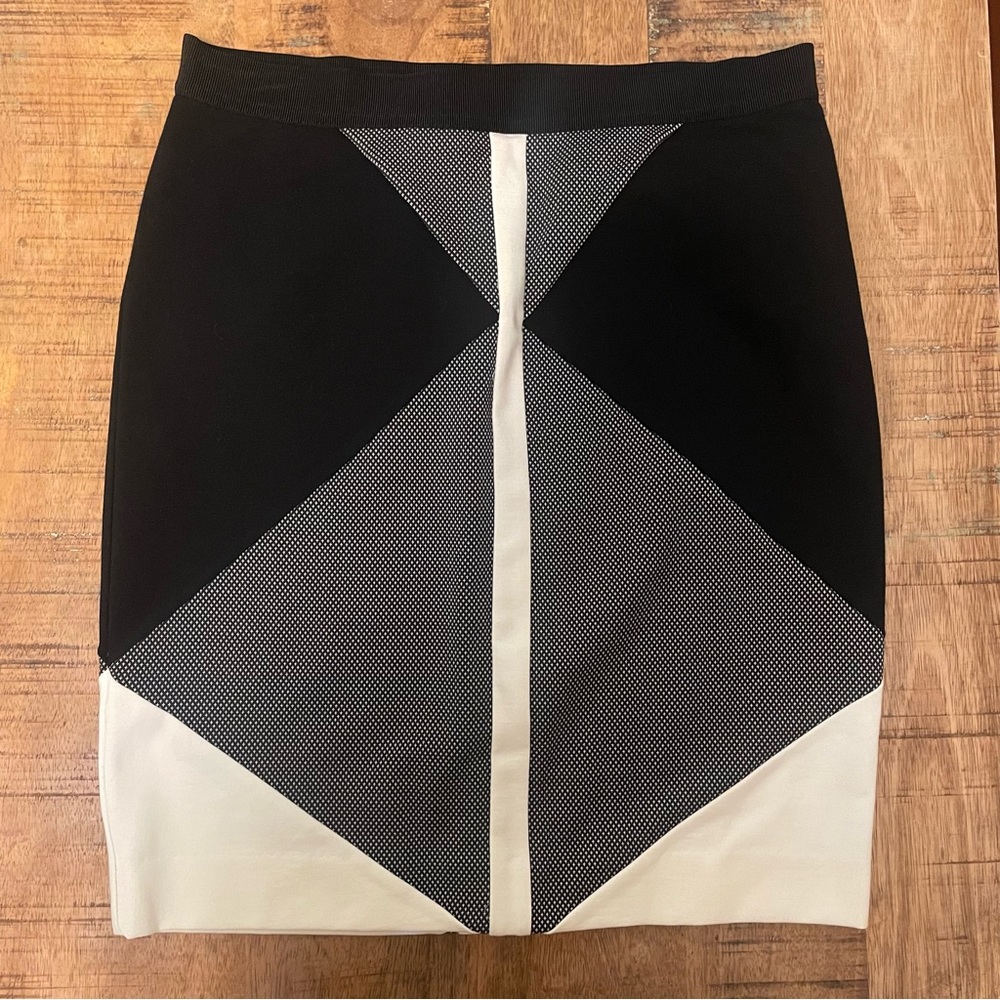 Ann Taylor Classy geometric shaped pencil skirt